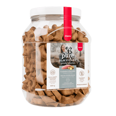 Picture of a tub of MERA PURE Sensitive Turkey & Potato Goody Snacks.